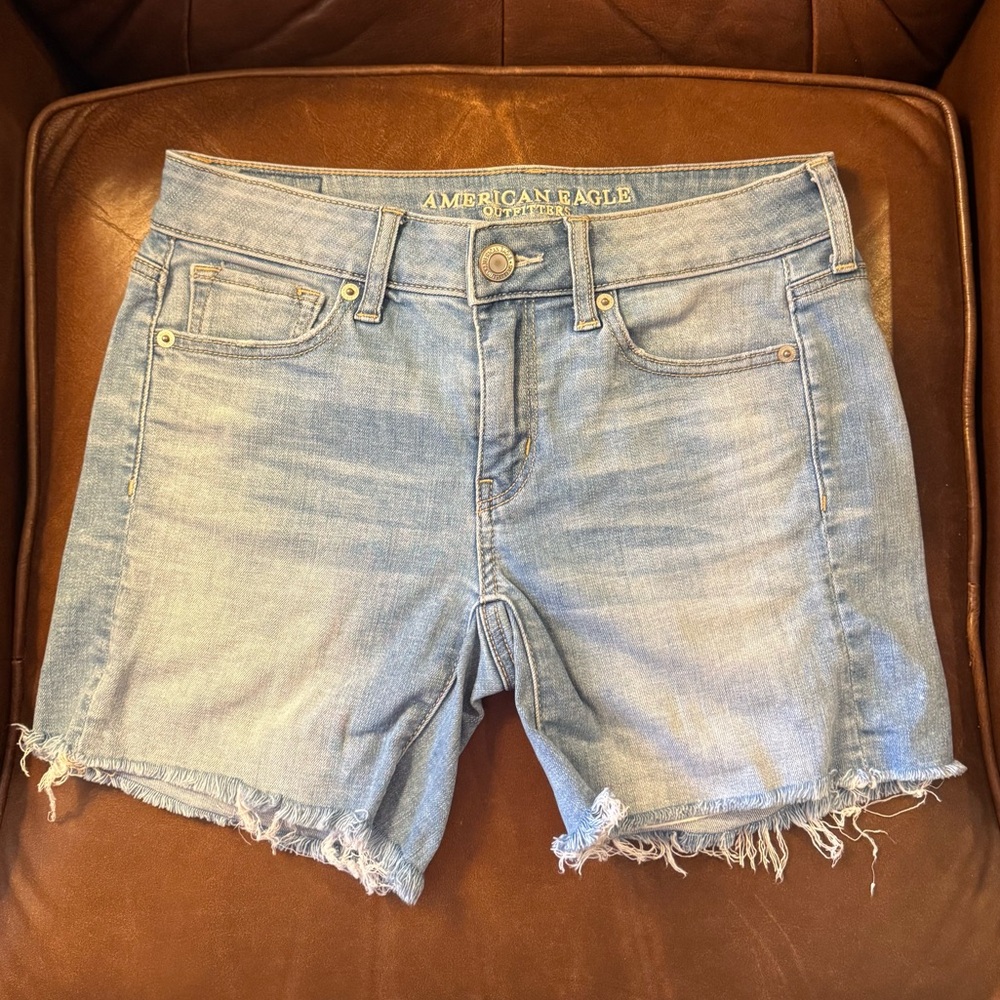 American Eagle MIDI Denim Shorts Size 2 Super Stretch X